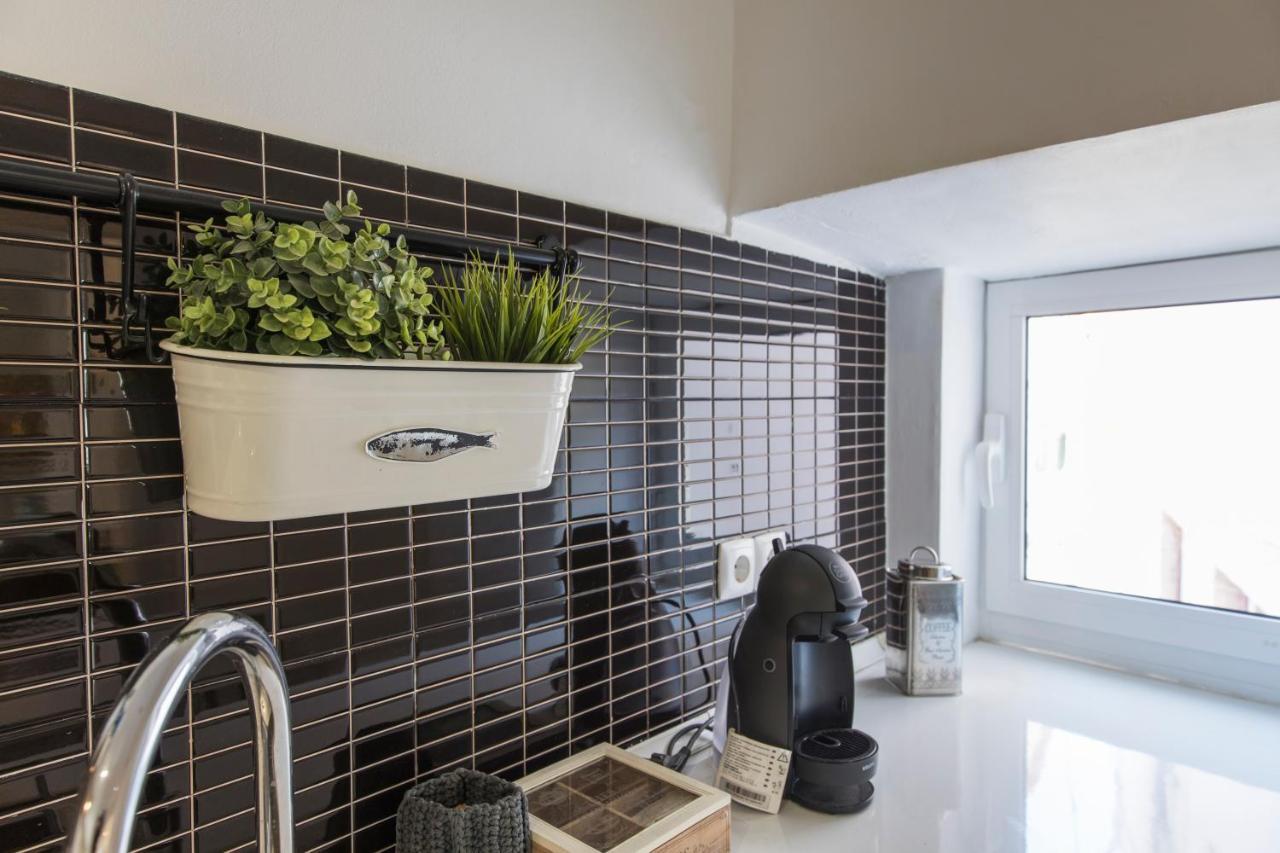 Alfama Typical Beco Da Adica Apartment Lisboa Екстериор снимка